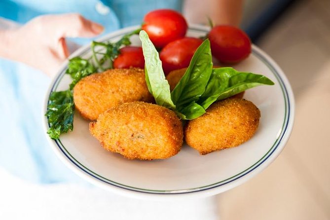 Walking Food Tour in Sorrento w/ Limoncello Factory Lemon Grove - Meeting Point and Tour Logistics in Central Sorrento