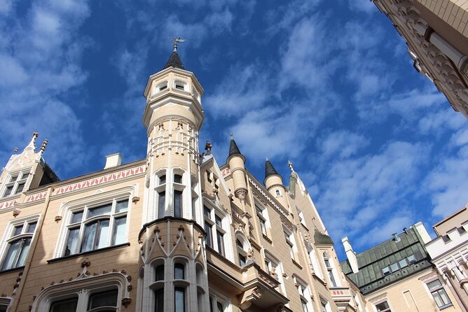 Walking Tour: Discover Rigas Old Town and Its Art Nouveau Gems - The Significance of St. Peter’s Church in Riga