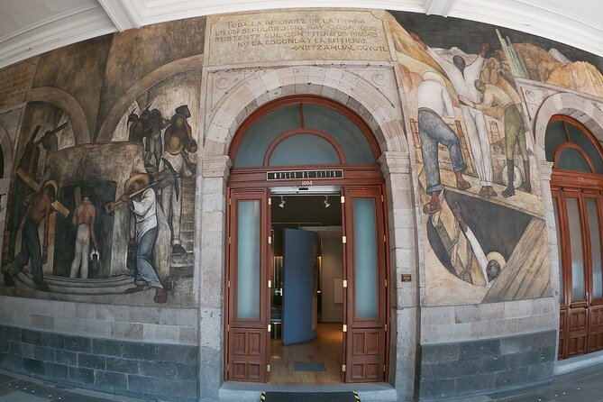 Walking Tour in Mexico City for Exploring their Cultural Heritage - Visiting the Zócalo and Its Significance