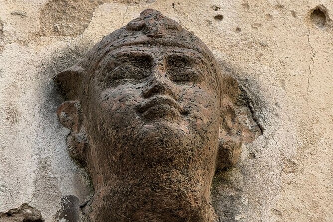 Walking Tour of Diocletian's Palace and Old town-small group - The Vestibulum and Imperial Chambers