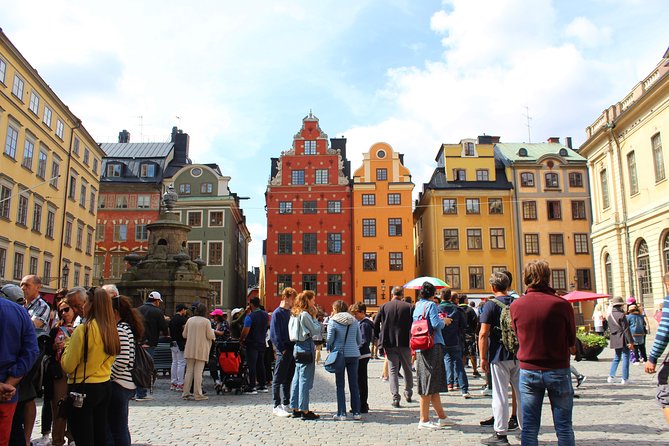 Walking Tour of Stockholm Old Town - Visiting the Iconic Riddarholmen and the Little Järnpojke Statue