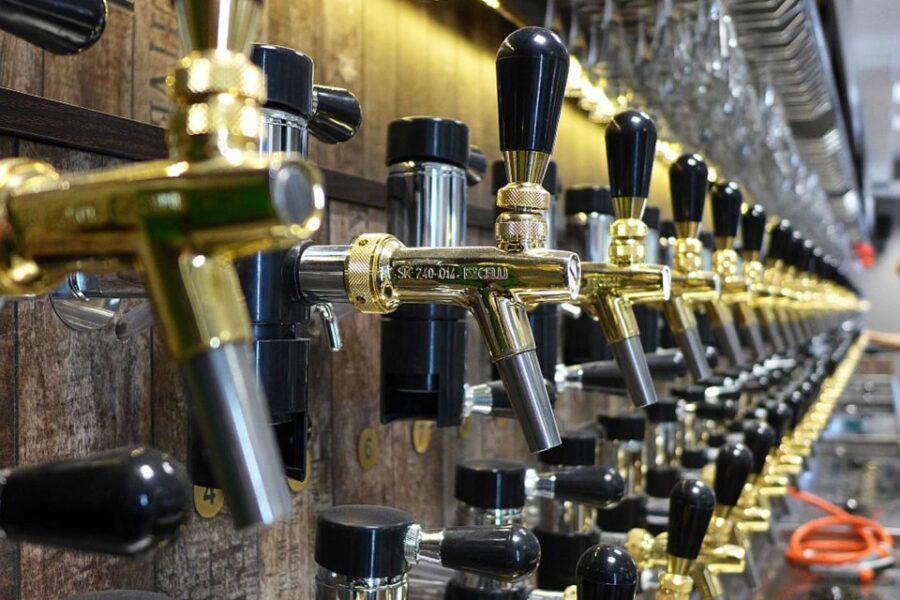 Warsaw: Guided Craft Beer Tour with a Friendly Guide - Starting Point at Kufle i Kapsle in Warsaw