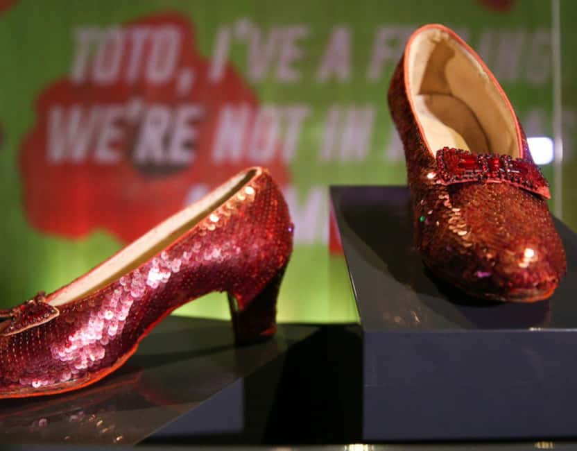 Washington: American History Museum Family Scavenger Hunt - Exploring Iconic Artifacts: First Ladies Dresses and Lincoln’s Top Hat