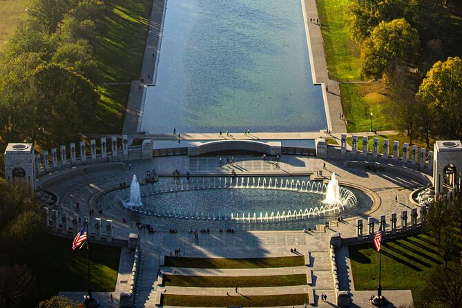 Washington, D.C.: Monuments & Memories History Walking Tour - Paying Respect at the Vietnam Veterans Memorial