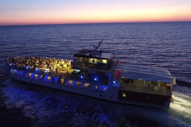 Wave Dancer Fireworks Night Cruise - The Full-Course Buffet Dinner and Onboard Delights
