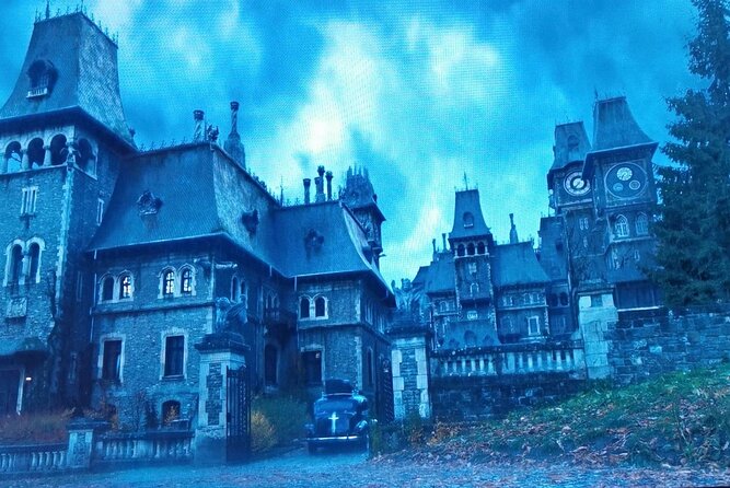 Wednesday Adams Family - Visit 6 filming locations, Private tour - Exploring the Gates Family House at Gmneti