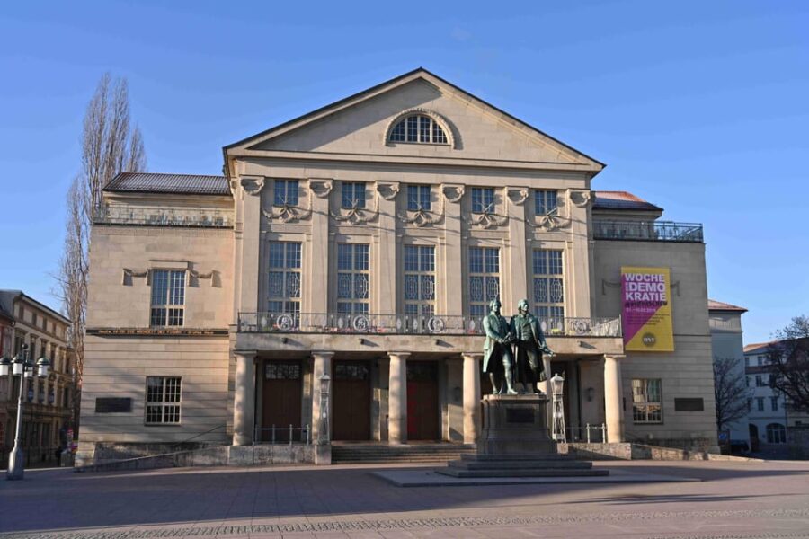 Weimar: Private walking tour of the Weimar Republic and National Socialism - The Significance of Theaterplatz in Weimar’s History