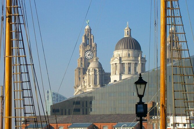 Welcome to Liverpool Tour - 2 Hour Private Walking Tour - Starting at Queen Victoria Monument on Derby Square