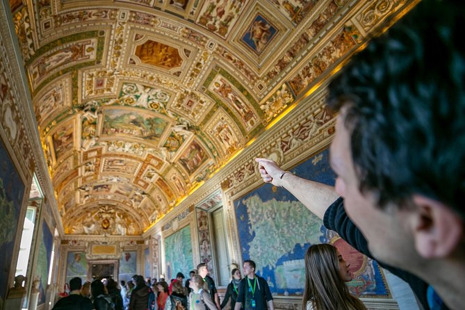 Wheelchair Accessible Sistine Chapel & Vatican Private Tour for Disable Visitors - Meeting at the Caffè Vaticano for a Smooth Start