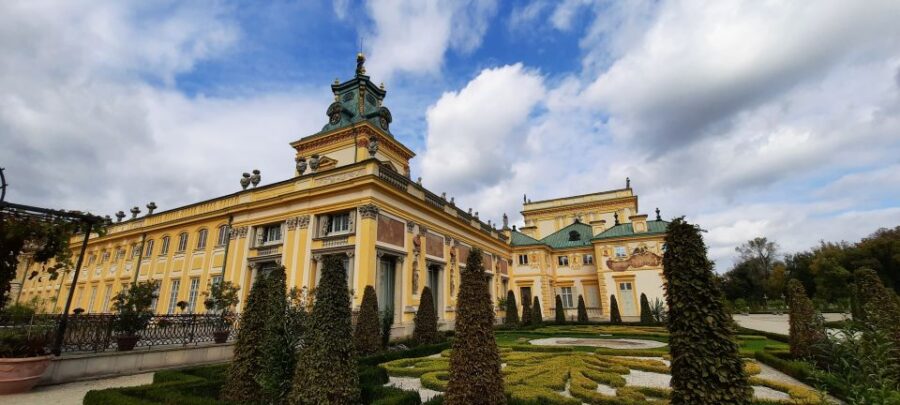 Wilanów Palace: 2-Hour Guided Tour with Entrance Tickets - Discovering the Architecture of Wilanów Palace