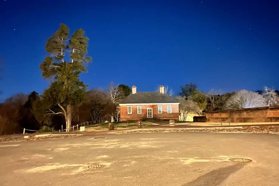 Williamsburg: Dark History Conspiracy Tour - The Start Point: Meeting in Front of Williamsburg’s Capitol Building