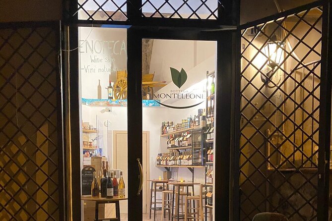 Wine Tasting in a group with other travelers - The Palermo Location: Bottega Monteleone