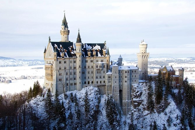 Winter Tour to Neuschwanstein Castle from Munich - Visiting the Enchanting Neuschwanstein Castle