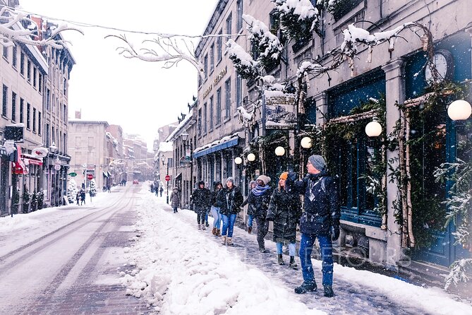 Winter Wonderland Express: Old Montreal Highlights Walking Tour - Discovering Old Montreal’s Winter Charms