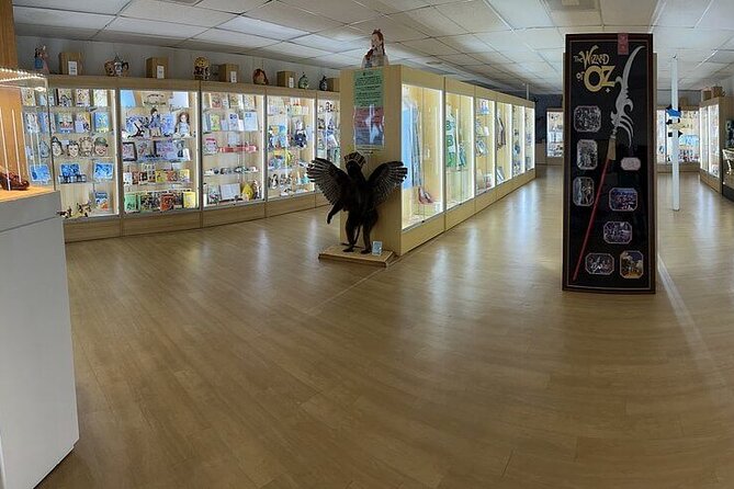Wizard of OZ Museum tour - What You Will See: Extensive Memorabilia Collection