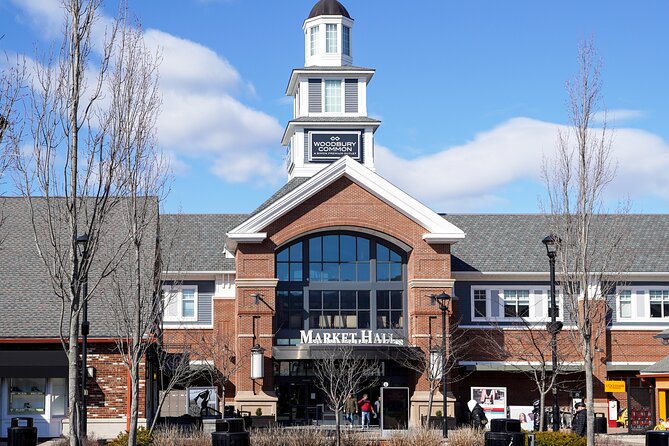 Woodbury Common Premium Outlets Shopping Tour from Midtown - The Comfort and Professionalism of the Bus Service