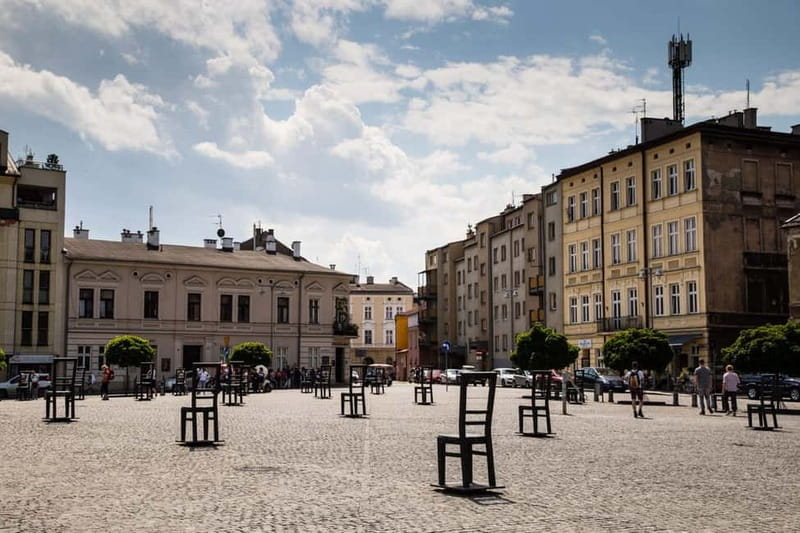 World War Two in Krakow: Jewish Quarter and Ghetto Tour - Exploring Krakow’s Jewish Quarter: Kazimierz