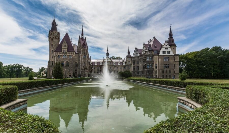Wroclaw Castle in Moszna Private Guided Tour - Admiring Moszna Castle’s Architectural Fusion and Gardens