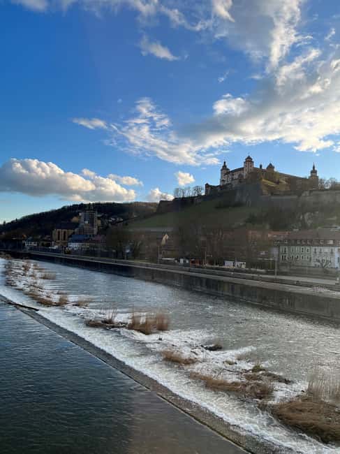 Würzburg Old Town Tour with Wine Tasting on the Old Main Bridge - Meeting Point Opposite Neumünster Church