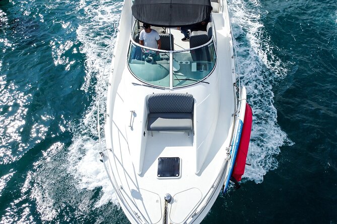 Yacht Carver - Luxury Private Yacht Tour - Luxurious Private Yacht with Stunning Views