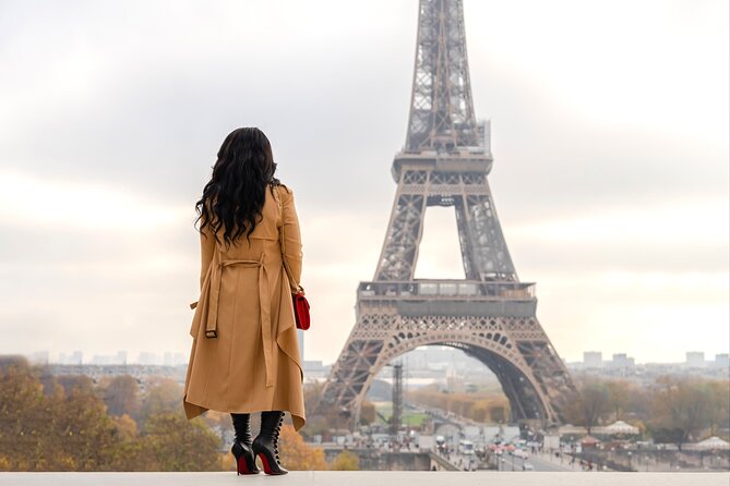 Your best pictures in Paris 1h Private photoshoot - Starting Point at Trocadéro Square for Iconic Views