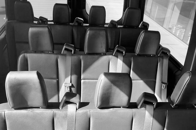 Your Island Welcome: Private KOA Airport Transfers - How Your Booking and Arrival Are Organized