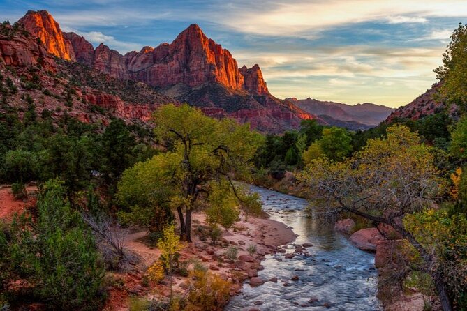 Zion National Park Full-Day Insider Tour - Visiting Zions Iconic Spots: The Narrows and Emerald Pools