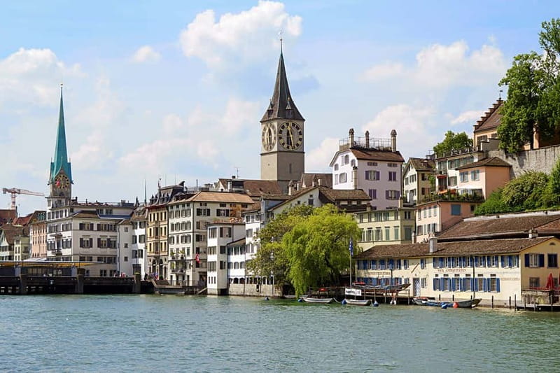 Zurich: Express Walk with a Local in 60 minutes - Meeting Point and Tour Duration in Zurich’s Old Town