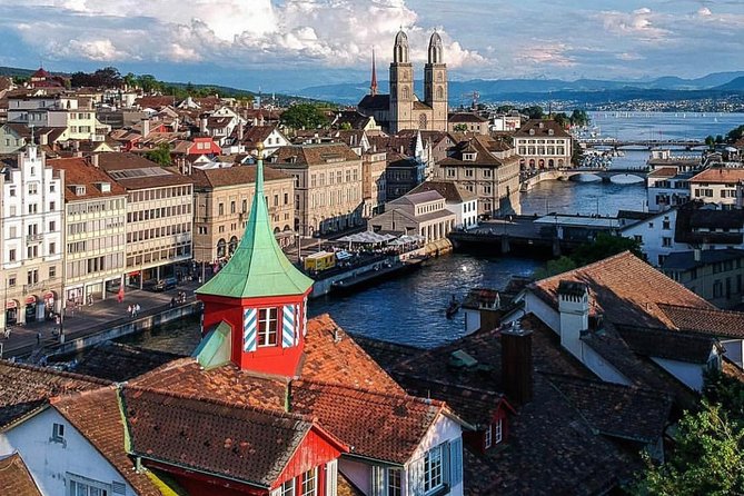 Zurich Highlights In A 2+ Hour Walking Tour Including Panoramic Views - Visiting Iconic St. Peter’s Church and Its Unique Features