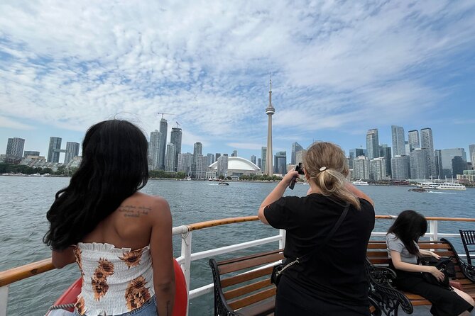 60-Minute Toronto Sightseeing Harbour Tour - The Highlights of Toronto’s Waterfront Landmarks