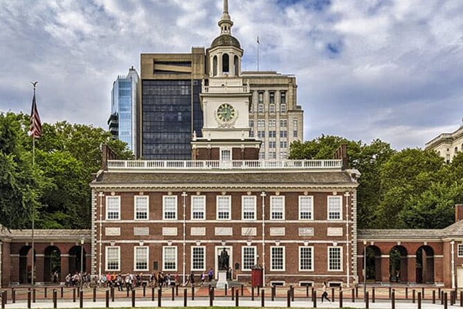 A Complete History of Money and Inflation in the United States - The US Mint and Benjamin Franklin’s Grave: Key Highlights