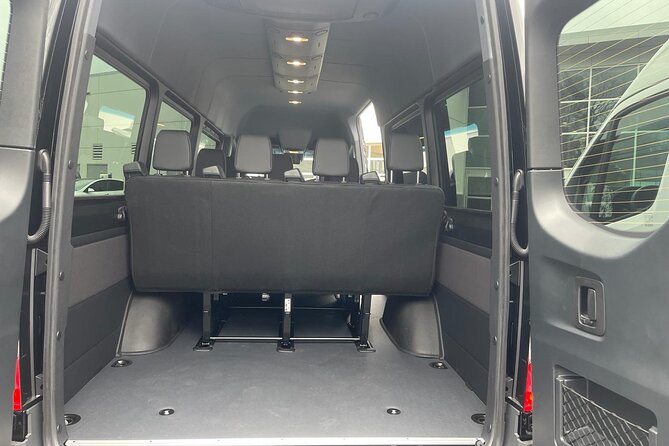 Airport Transfer from Dulles IAD Airport Washington Dc - Luxury Vehicles Equipped with High-End Amenities