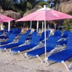 All-inclusive beach day in LOS ARRECIFES REST. / open bar - massage and lunch .. - What Facilities and Amenities Are Available at Los Arrecifes?