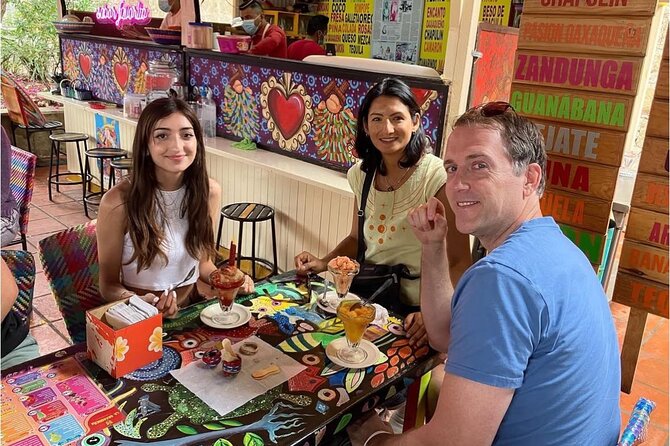 Art & Mezcal - Artistic Creation at a Local Oaxaca Gallery