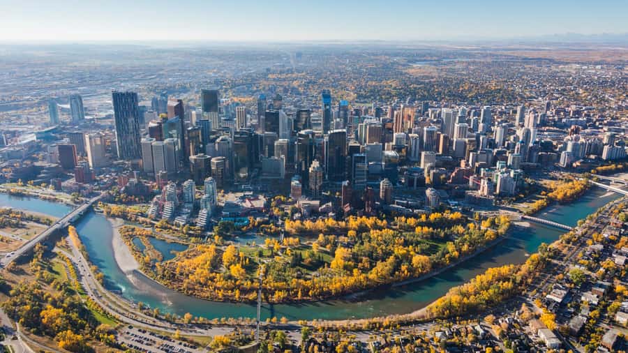 Calgary: Guided Couple City Tour with Stops for Photos - Starting at Calgary Tower for a Central Introduction