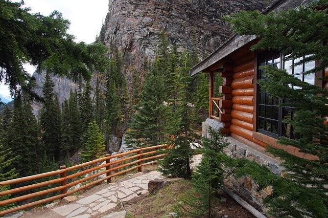 Discover the Lake Agnes Tea House Trail with an Audio Nature Tour - Exploring the Stops: From Lake Louise to Mirror Lake