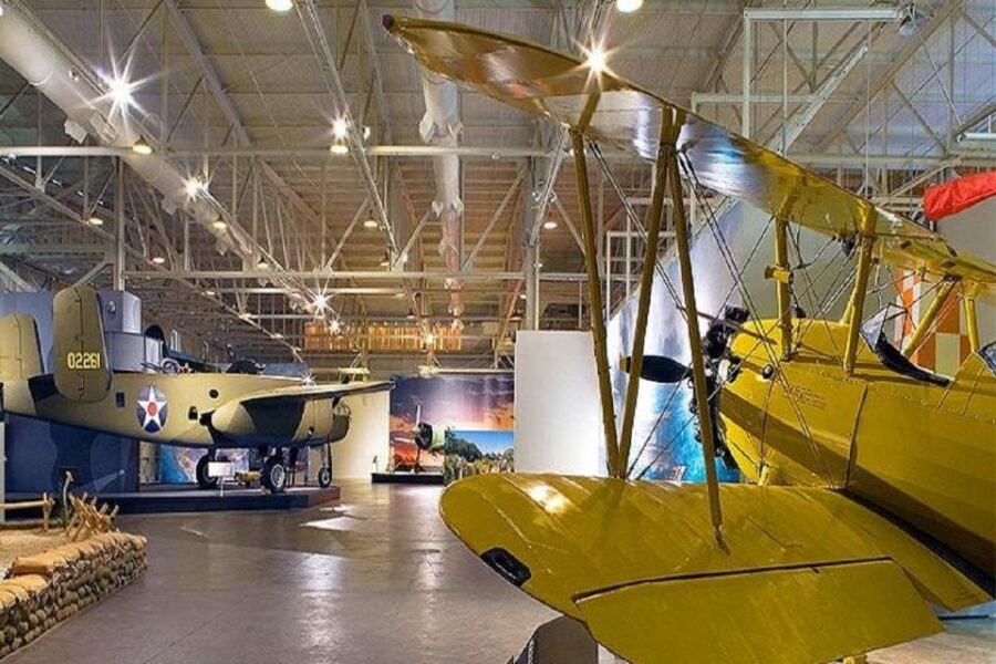 From Kauai: USS Arizona Memorial and Honolulu City Tour - Round-Trip Airfare and Airport Transfers from Kauai to Honolulu