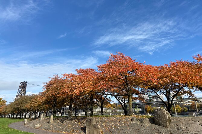 Ghosts of the Willamette River Waterfront Walking Tour - Exploring the Oldest Portland Bridge: Hawthorne Bridge