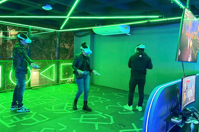 Immersive Virtual Reality Experiences at CDMX - The Virtual Reality Walkers: Exploring Digital Worlds