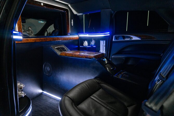 Lincoln Stretch limo from Cancun Hotel Zone to Cancun Airport - Meeting Point and Booking Flexibility