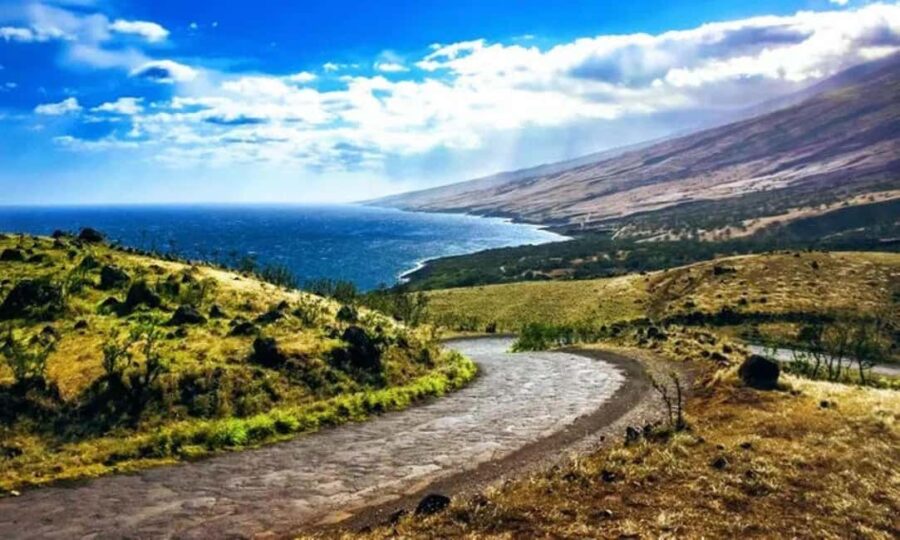 Maui: North Shore and Hana Highway Tour with Breakfast - Starting the Day with Breakfast and Maui’s Scenic North Shore