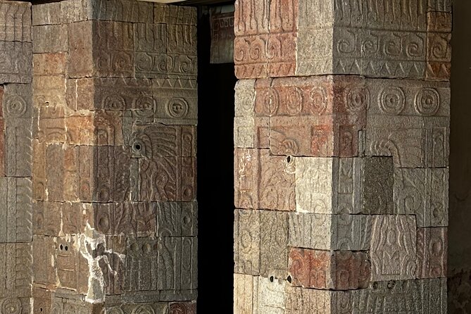 Minivan tour in Teotihuacan - Exploring the Causeway of the Dead and Nearby Workshops