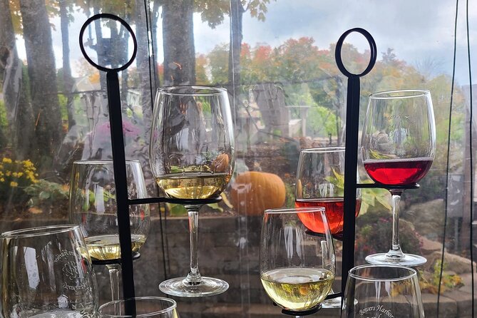 NON BUS FALL COLORS Traverse City Old Mission Wine Tour - The Wineries and Distillery on the Itinerary