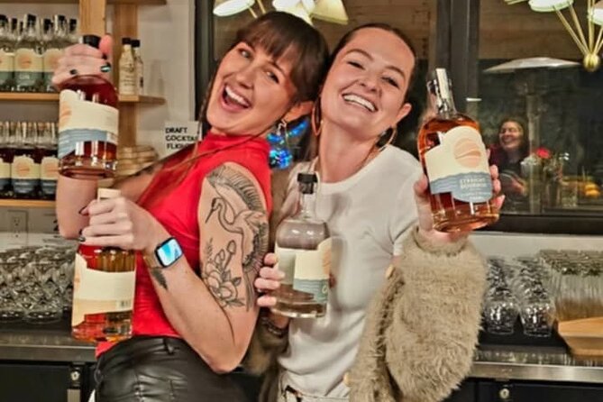 NON BUS VIP Cadillac Escalade Traverse City Old Mission Wine Tour - The VIP Cadillac Escalade: An Elevated Way to Tour Traverse City Wineries