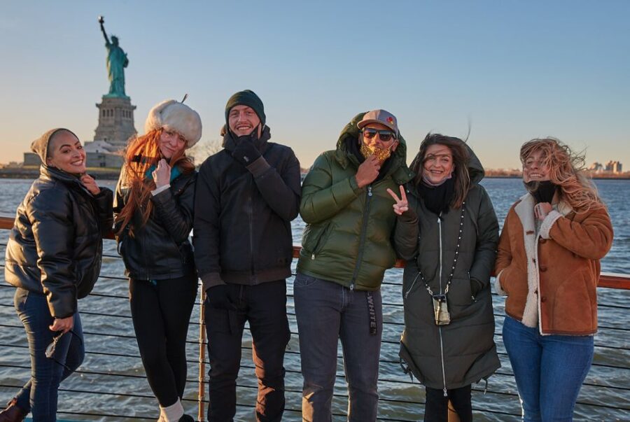 NYC: Romantic Valentine's Day Champagne Cruise - An Authentic 1920s-Style Yacht Experience