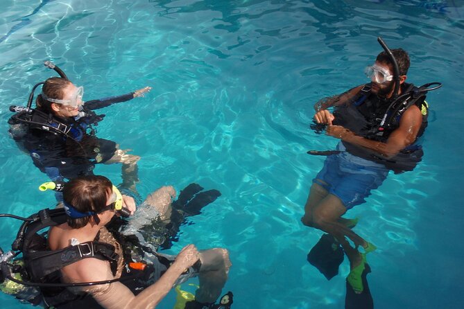 Pool Scuba Refresher - The Benefits of a Pool Refresher Before Ocean Diving