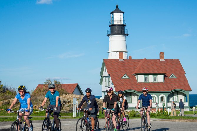 Portland Bicycle Tour with 5 Lighthouse Stops and XL Lobster Roll - Up-Close Look at Spring Point Ledge Lighthouse