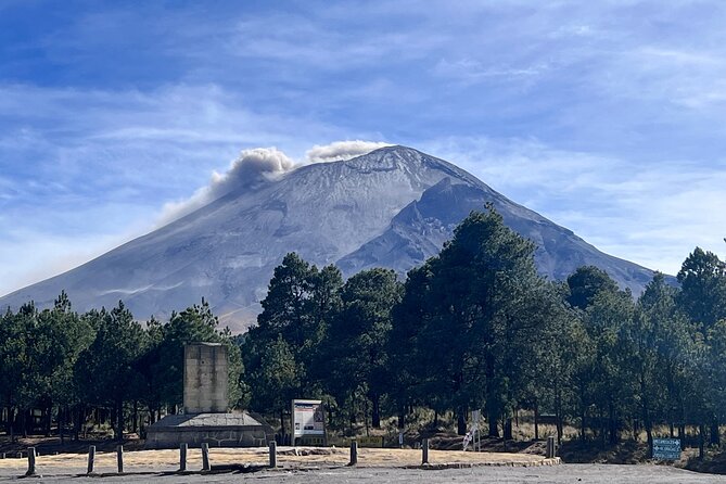 Private Hike next to volcano at 14800 ft. from Mexico city - Hike Starting Point at La Joya