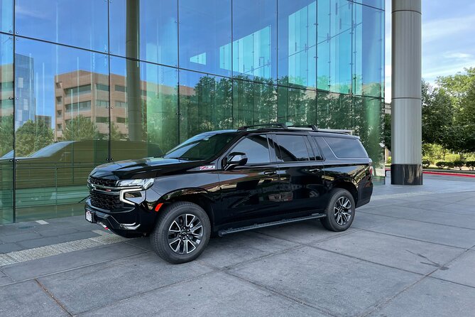 Private Luxury Transportation between Denver and Denver Airport - Additional Convenience Features