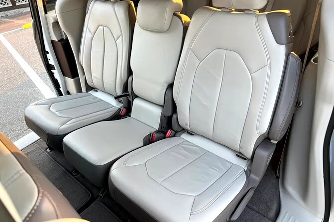 Private transfer in Orlando Airport Parks Shopping - The Privacy and Comfort of a Fully Private Vehicle in Orlando